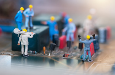 Miniature Electronic Technician 