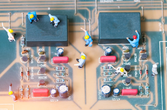 Miniature Electronic Technician 