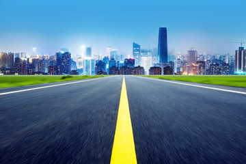 Fototapeta premium The highway to the city