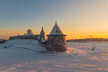 Obraz premium Pskov kremlin. River Velikaya. Russian winter.