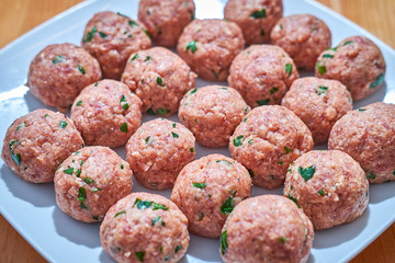 Polpette di carne, pronte per la cottura