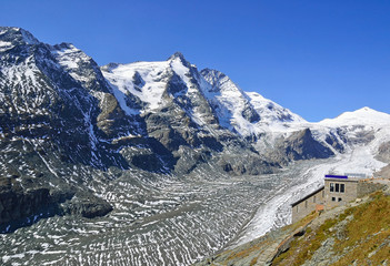 Fototapeta na wymiar Pasterze glacier next to Grosslockner mountain in Austria