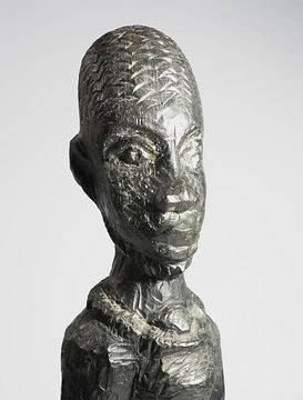 African statuette carved in ebony (2)