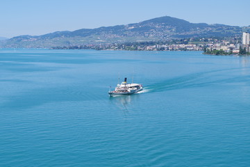 Bateau &agrave; roue sur le lac L&eacute;man