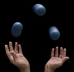 juggler with three balls - obrazy, fototapety, plakaty