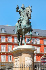 Fototapeta na wymiar Plaza Mayor, a historic square in Madrid