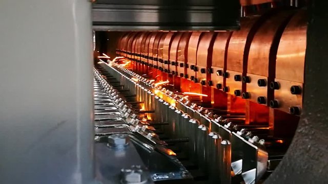 Processo di saldatura con macchina automatica 
