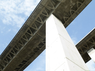 Estructura de Puente elevado para paso de vehículos