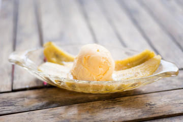 Thai icecream fried banana dessert