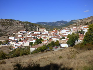 Fototapeta na wymiar Huelamo, pueblo de Cuenca, en la comunidad autónoma de Castilla La Mancha, España