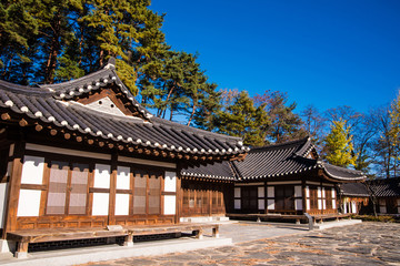 Fototapeta premium Gangneung-si, Gangwon-do, South Korea - Seongyojang is Typical traditional house(hanok) of Korea in Gangneung-si.