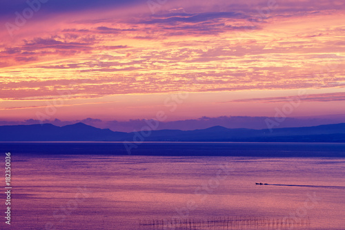 御輿来海岸から望む有明海の夕焼け Wall Mural Wallpaper Murals Sakura 御輿来海岸から望む有明海の夕焼け Wall Mural Wallpaper Murals Sakura