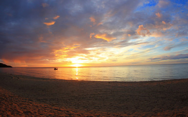 Fototapeta na wymiar Nice sunrise on the beach