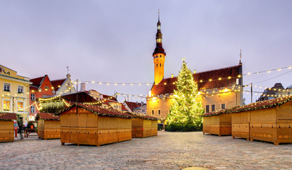 Fototapeta premium Christmas in Tallinn. Town Hall Square, Estonia.