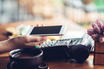 hand smarthphone online shopping concept