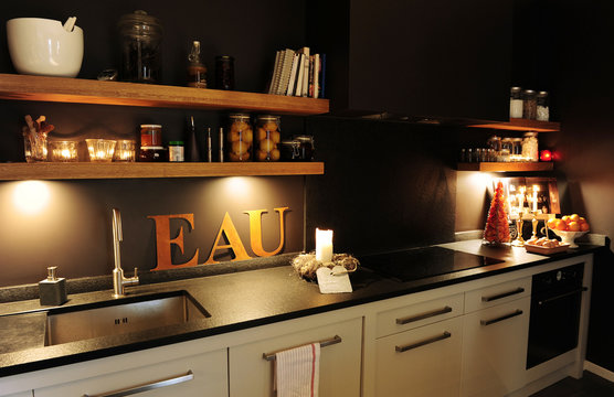 Cuisine noire et son ambiance de F&ecirc;tes