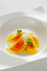 Pastateller: Ravioli mit Rote Beete Füllung