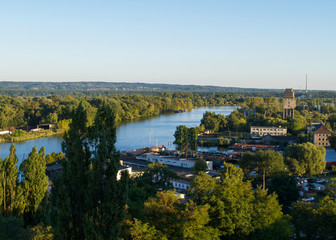 Fototapeta na wymiar The green banks of the River Oder outside Szczecin, Poland