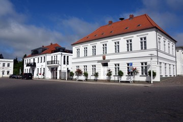 Fototapeta na wymiar Putbus Insel Rügen, Rathaus