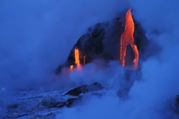 Foto op geborsteld aluminium Vulkaan Lava stroomt uit de Kilauea-vulkaan