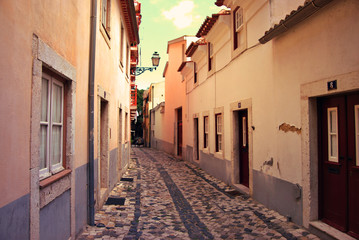 Obraz premium Ruelle du quartier de l'Alfama, Lisbonne