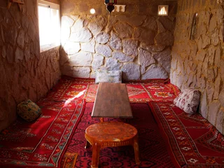 Foto op Plexiglas The Arab living tee room with sofas and pillows for the meetings, guests, tee discussions, tee time with decorated ceiling / the typical furniture in North Africa, Morocco, Fes, Marrakesh, Casablanca © Natalia Schuchardt