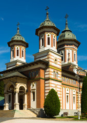 Fototapeta na wymiar Monastery Sinaia in romanian city