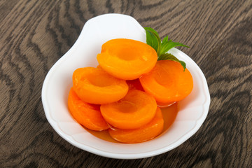 Canned apricots