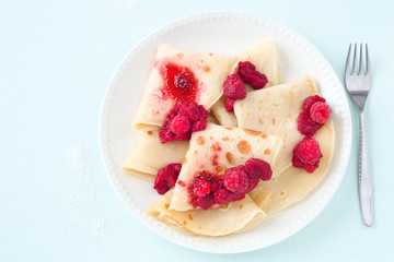 Pfannkuchen mit Himbeeren
