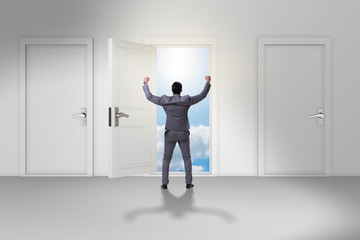 Fototapeta premium Businessman facing many business opportunities