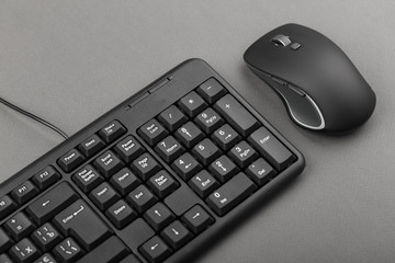 computer mouse near the keyboard