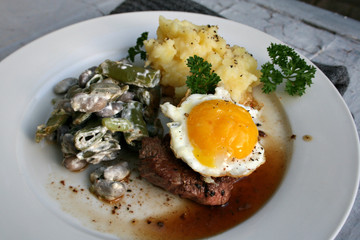 rare, kartoffelbrei, bohnengemüse, urbano, modern, neu