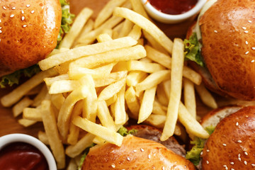 burgers with fries