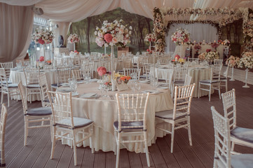 Fototapeta na wymiar wedding tables decoration for a wedding