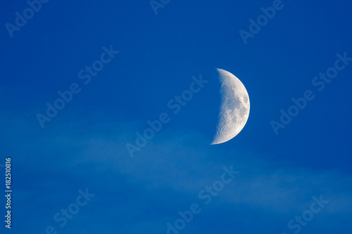 Fase de la luna en cuarto creciente. \ Fase de la luna en cuarto creciente. \