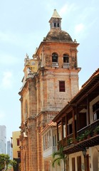 Fototapeta na wymiar Häuser und Fassaden in Cartagena de Indias
