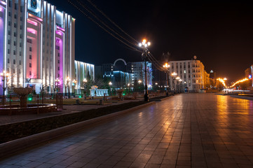 Fototapeta premium Night Khabarovsk: an office building on Lenin Square