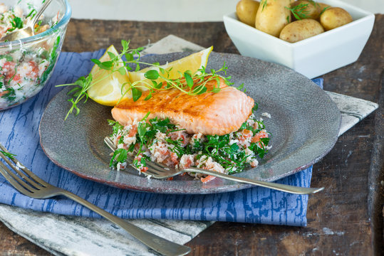 Salmon fillet with crab salsa
