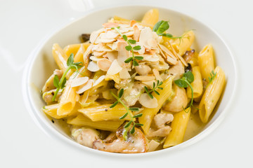 penne with gorgonzola and mushrooms
