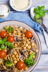 Dark pasta with vegetables
