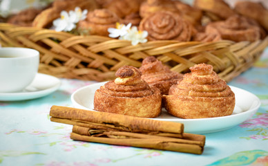 Homemade cinnamon buns cakes on a table