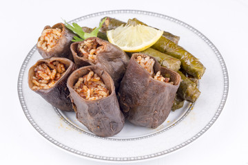 Türk mutfağından geleneksel lezzetler; kuru patlıcan dolması