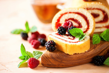 Swiss roll with berries