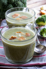 Broccoli, spinach cream soup