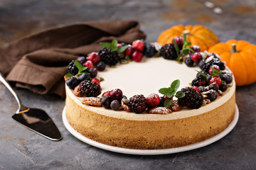 Pumpkin cheesecake with sour cream topping