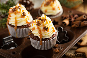 Gingerbread men cupcakes with caramel