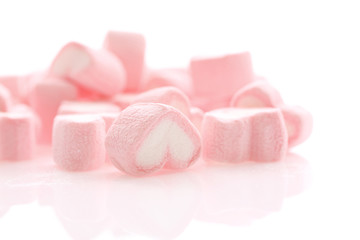 Fototapeta na wymiar Pink Heart marshmallow isolated in white background