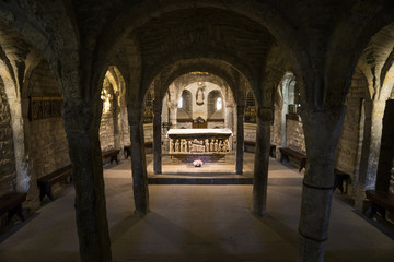 Gruft einer Romanischen Kirche im Valle de Boi in den Spanischen Pyrenäen