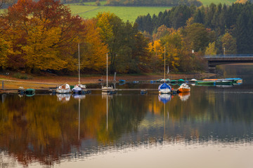 Obraz premium Listertalsperre im Herbst