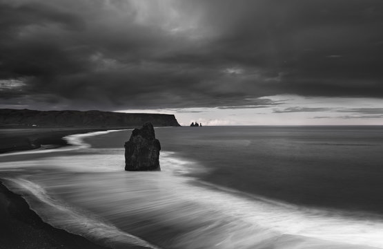 Fototapeta Reynisfjara black sand beach in Iceland, black and white